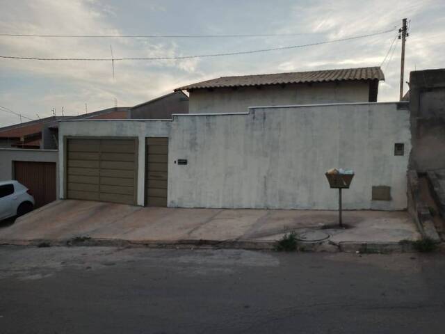 #994380 - Casa para Venda em Aparecida de Goiânia - GO